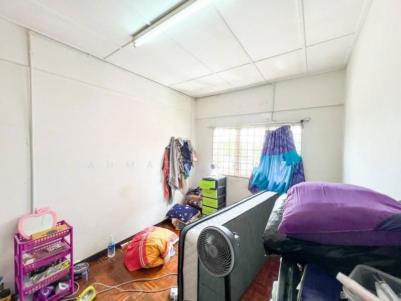 Pangsapuri untuk Dijual di Vista Seri Putra - Ahmad Ikhwan Arif - Bedroom - PropertyGuru.com.my