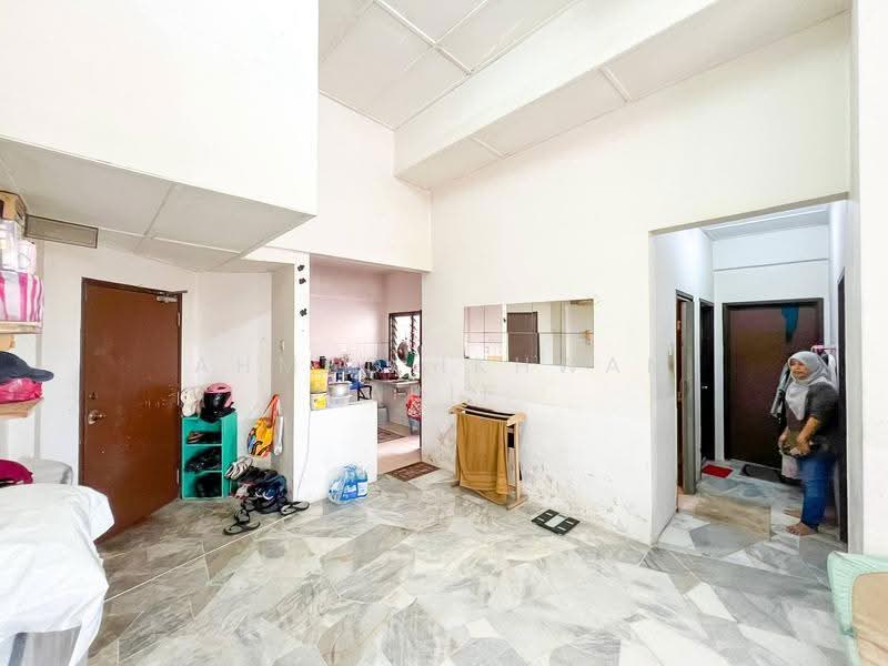 Pangsapuri untuk Dijual di Vista Seri Putra - Ahmad Ikhwan Arif - Interior - PropertyGuru.com.my