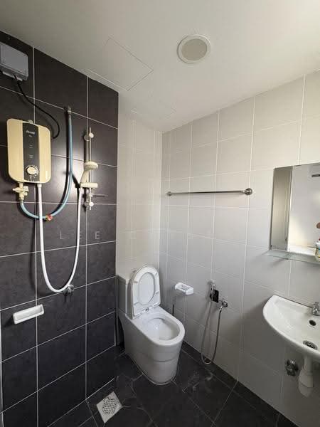 Apartment for Rent at D'Cerrum Apartment - Lee Crystal - Bathroom - PropertyGuru.com.my
