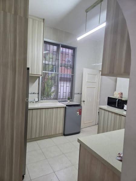 Rumah Banglo untuk Disewa di Bandar Springhill (Jimah) - Ong Jia Hui - Kitchen - PropertyGuru.com.my