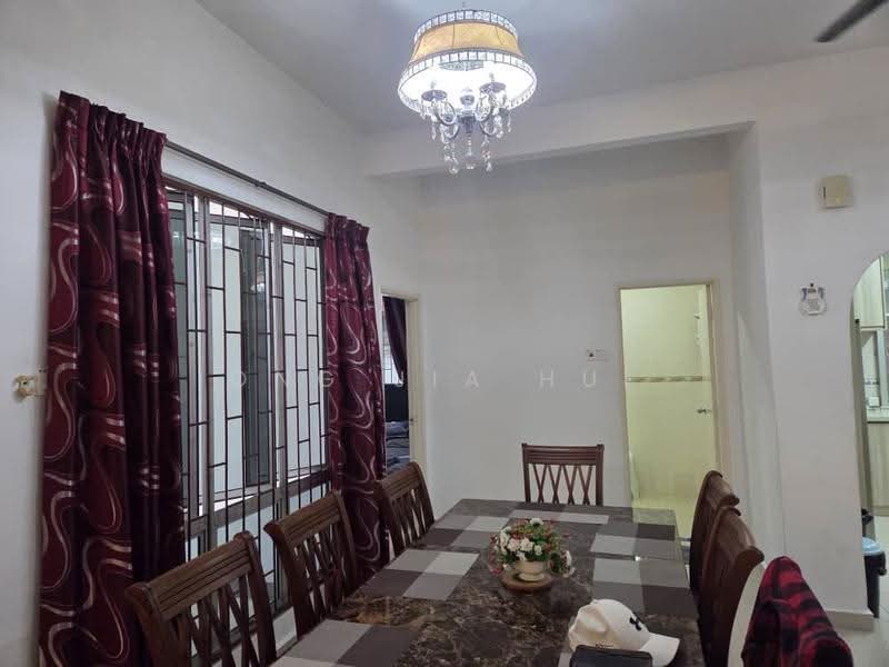Rumah Banglo untuk Disewa di Bandar Springhill (Jimah) - Ong Jia Hui - Dining Room - PropertyGuru.com.my