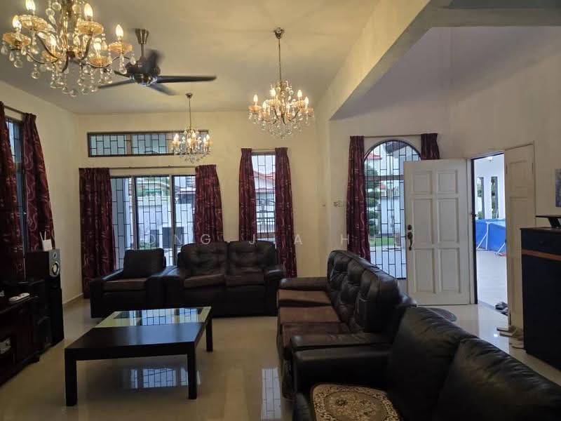 Rumah Banglo untuk Disewa di Bandar Springhill (Jimah) - Ong Jia Hui - Living Room - PropertyGuru.com.my