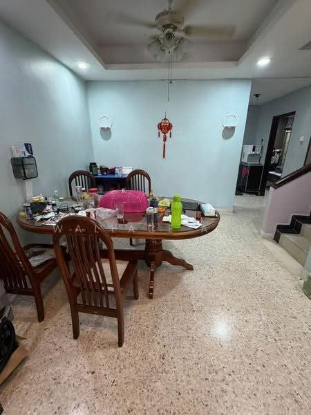 Rumah Teres 2-Tingkat untuk Dijual di Taman Molek (Johor Bahru) - Wallace Ang - Dining Room - PropertyGuru.com.my