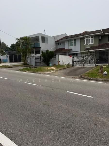 Rumah Teres 2-Tingkat untuk Dijual di Taman Molek (Johor Bahru) - Wallace Ang - Exterior - PropertyGuru.com.my
