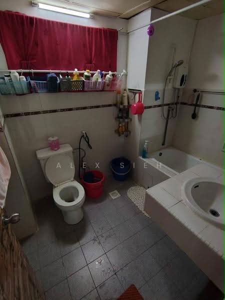 Apartment for Sale at Seri Mutiara Apartment - Alex Sieh - Bathroom - PropertyGuru.com.my