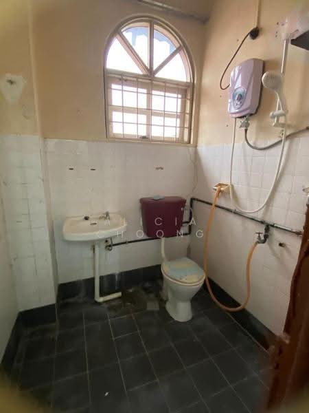 Rumah Teres untuk Disewa di Bandar Sungai Long (Selangor) - Alicia Choong - Bathroom - PropertyGuru.com.my
