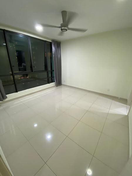 Kondominium untuk Disewa di The Z Residence - Vanessa Wong - Master Room - PropertyGuru.com.my