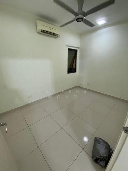 Kondominium untuk Disewa di The Z Residence - Vanessa Wong - Bedroom 2 - PropertyGuru.com.my