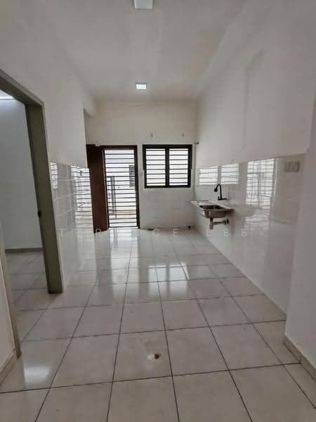 Rumah Teres 2-Tingkat untuk Disewa di Shah Alam (Selangor) - Terence Lee - Kitchen - PropertyGuru.com.my