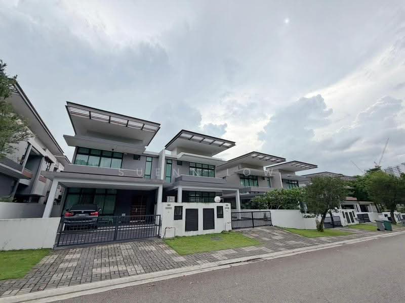 Cluster House for Sale in Taman Mount Austin (Tebrau) - Suenn Low - Exterior - PropertyGuru.com.my