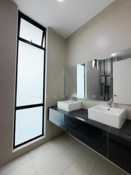 Cluster House for Sale in Taman Mount Austin (Tebrau) - Suenn Low - Bathroom - PropertyGuru.com.my