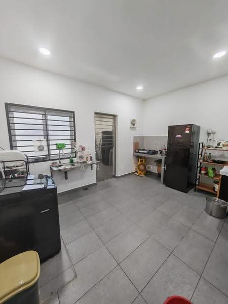 2-storey Terraced House for Sale in Taman Ungku Tun Aminah (Skudai) - Sean Yeoh - Kitchen - PropertyGuru.com.my