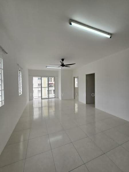 Pangsapuri untuk Dijual di Lakeview Apartments - Penny Ang - Living Room - PropertyGuru.com.my