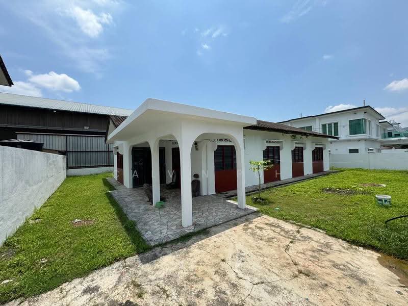 Rumah Banglo untuk Dijual di Seri Kembangan (Selangor) - Calvin Poh - Exterior - PropertyGuru.com.my