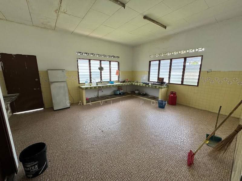 Rumah Banglo untuk Dijual di Seri Kembangan (Selangor) - Calvin Poh - Kitchen - PropertyGuru.com.my