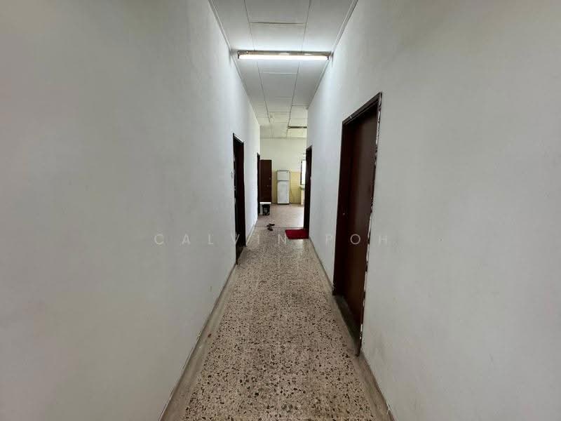 Rumah Banglo untuk Dijual di Seri Kembangan (Selangor) - Calvin Poh - Corridor - PropertyGuru.com.my