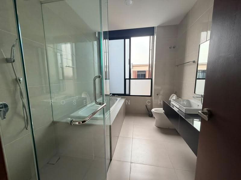 Rumah Teres 2-Tingkat untuk Disewa di Aurora Sentral Resort Villas (Iskandar Puteri (Nusajaya)) - Roselynn Chai - Bathroom - PropertyGuru.com.my
