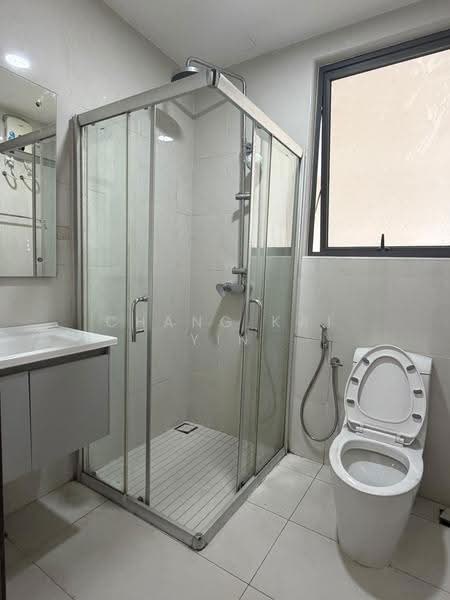 Condominium for Rent at Royal Strand @ Country Garden Danga Bay - Chang Kai Yin - Bathroom - PropertyGuru.com.my
