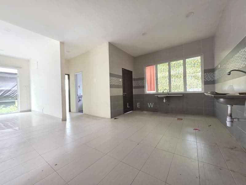 Semi-Detached House for Sale in Taman Vista Hill (Cheras) - Ken Lew - Kitchen - PropertyGuru.com.my