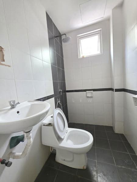 Semi-Detached House for Sale in Taman Vista Hill (Cheras) - Ken Lew - Bathroom - PropertyGuru.com.my