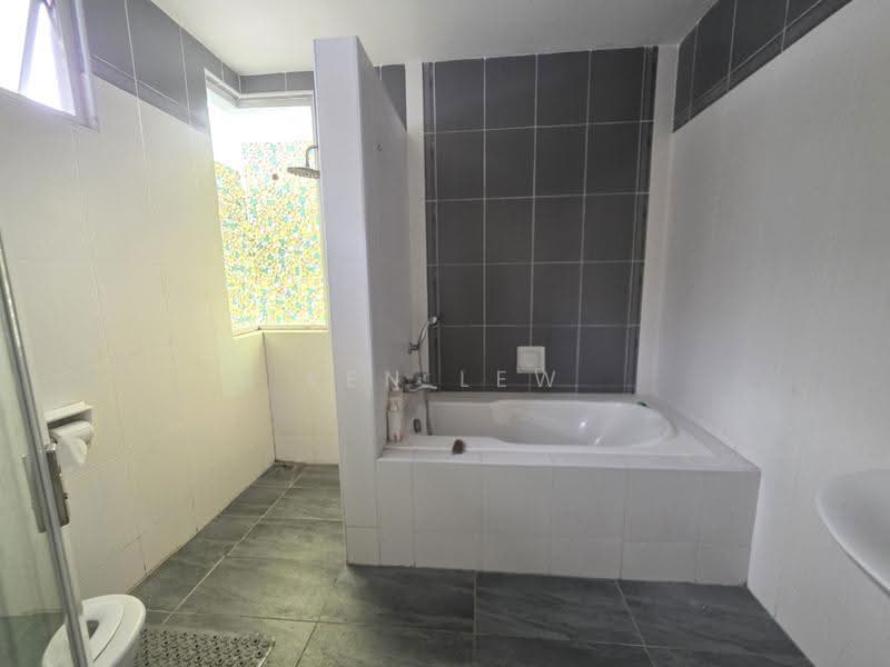 Semi-Detached House for Sale in Taman Vista Hill (Cheras) - Ken Lew - Bathroom - PropertyGuru.com.my