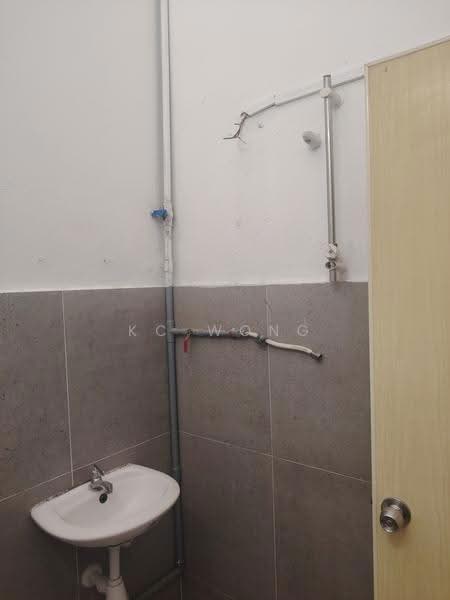 2-storey Terraced House for Sale in Taman Overseas Union (Taman Oug) (Jalan Klang Lama (Old Klang Road)) - KC Wong - Bathroom - PropertyGuru.com.my