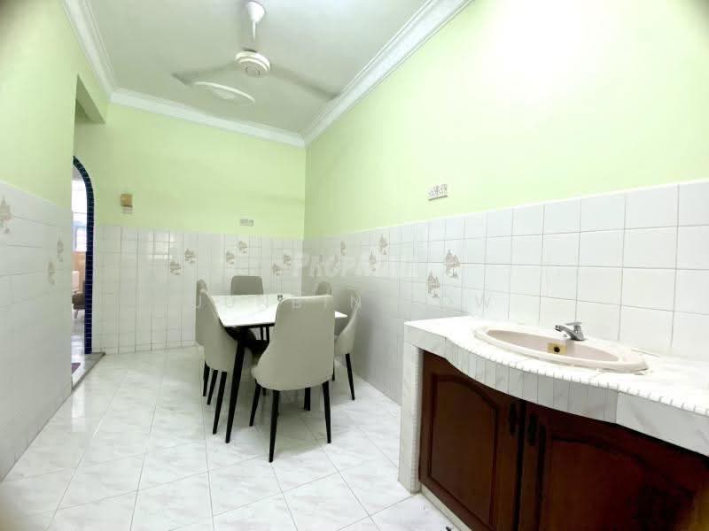2-storey Terraced House for Sale in BANDAR PUCHONG JAYA (Puchong) - Junbin Low - Dining Room - PropertyGuru.com.my