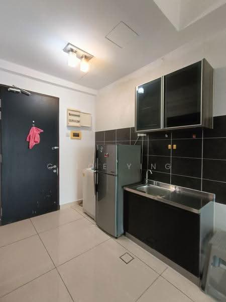 Service Residence for Sale at D'Inspire Residence (Inspira Bestari) - Chloe Ying - Kitchen - PropertyGuru.com.my
