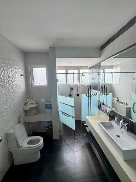Rumah Berkembar untuk Dijual di Setia Alam (Selangor) - Dennix Chin - Bathroom - PropertyGuru.com.my