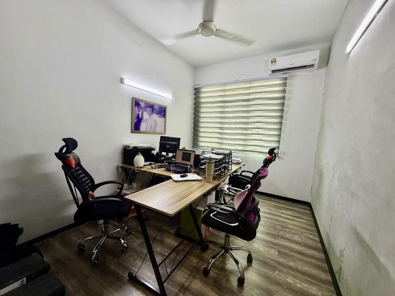 Townhouse for Sale in Ayer Itam (Penang) - Steven Chee - Study - PropertyGuru.com.my