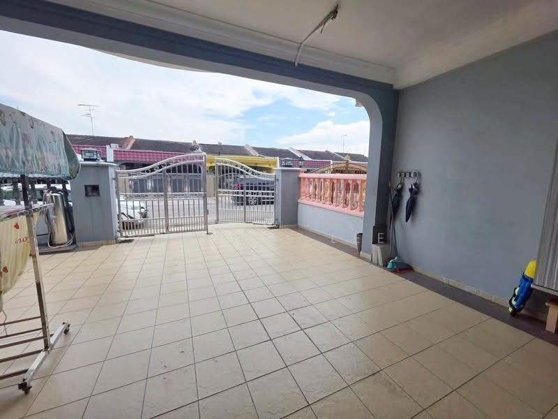 Rumah Teres 1-Tingkat untuk Disewa di Taman Johor Jaya (Johor Bahru) - Daphne Lee - Exterior - PropertyGuru.com.my