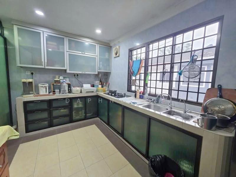 Rumah Teres 1-Tingkat untuk Disewa di Taman Johor Jaya (Johor Bahru) - Daphne Lee - Kitchen - PropertyGuru.com.my