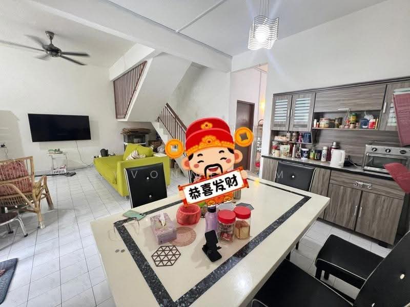 2-storey Terraced House for Sale in Taman Puteri Wangsa (Ulu Tiram) - Yvonne Lim - Living Room - PropertyGuru.com.my
