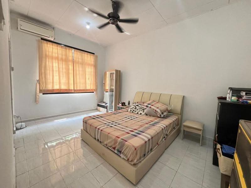 2-storey Terraced House for Sale in Taman Puteri Wangsa (Ulu Tiram) - Yvonne Lim - Bedroom - PropertyGuru.com.my