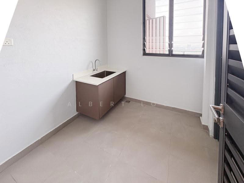Kediaman Servis untuk Dijual di Megah Rise - Albert Loo - Interior - PropertyGuru.com.my
