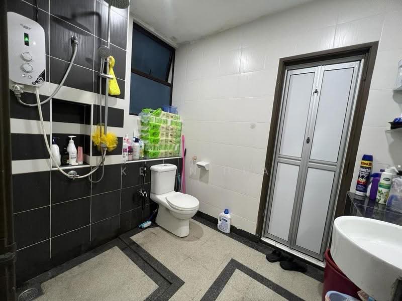 Pangsapuri untuk Dijual di Seri Austin Residence (Pangsapuri Seri Austin) - Kexin Hua - Bathroom - PropertyGuru.com.my