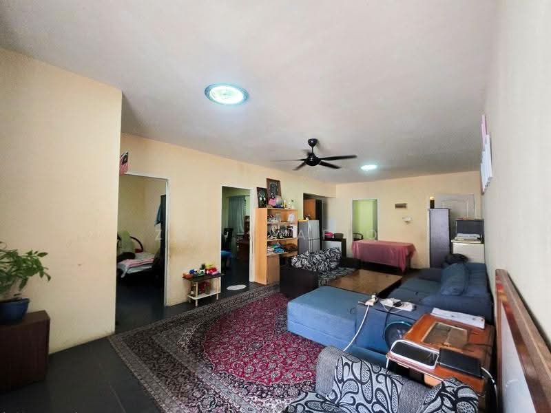 Apartment for Sale at Lakeview Apartments - Zul Syafiq - Living Room - PropertyGuru.com.my