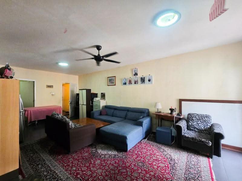 Apartment for Sale at Lakeview Apartments - Zul Syafiq - Living Room - PropertyGuru.com.my