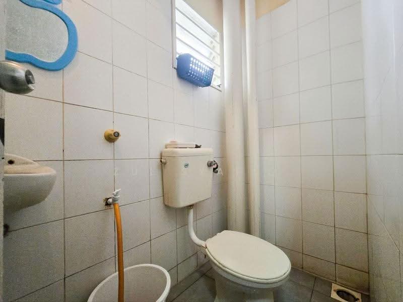 Apartment for Sale at Lakeview Apartments - Zul Syafiq - Bathroom - PropertyGuru.com.my