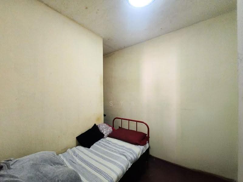 Apartment for Sale at Lakeview Apartments - Zul Syafiq - Bedroom - PropertyGuru.com.my