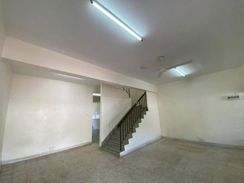 Rumah Teres 2-Tingkat untuk Disewa di Taman Sentosa (Johor Bahru) - Elvis Sim - Living Room - PropertyGuru.com.my