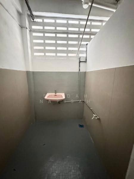 Shop / Office for Rent in Bandar Pontian (Pontian) - Saedah Napisah - Bathroom - PropertyGuru.com.my