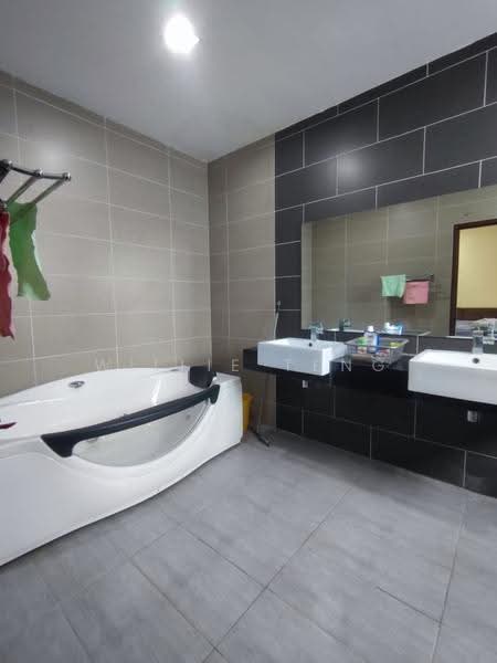 Rumah Banglo untuk Disewa di Kajang (Selangor) - Willie Teng - Bathroom - PropertyGuru.com.my