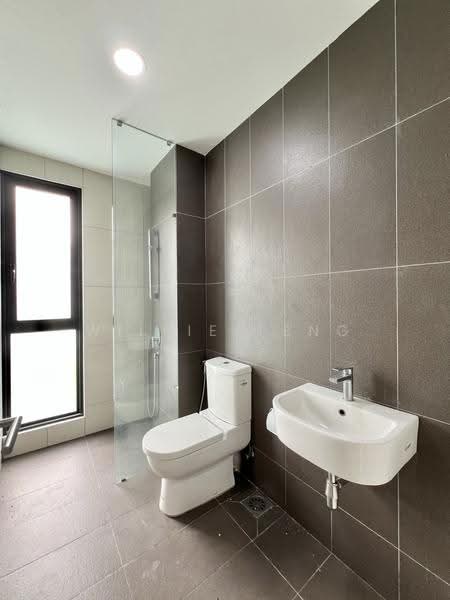 Rumah Berkembar untuk Dijual di Bandar Sungai Long (Selangor) - Willie Teng - Bathroom - PropertyGuru.com.my