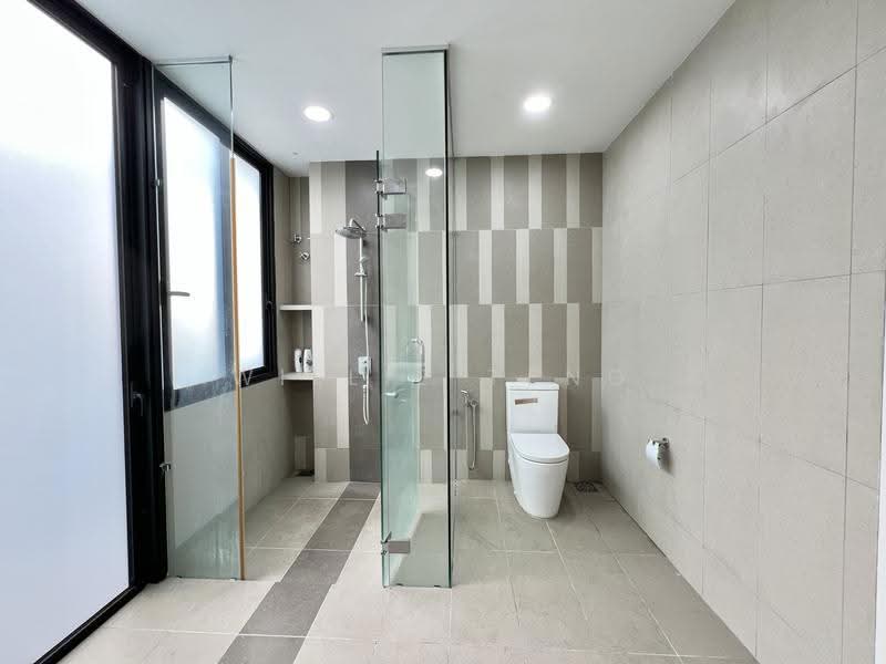 Rumah Berkembar untuk Dijual di Bandar Sungai Long (Selangor) - Willie Teng - Bathroom - PropertyGuru.com.my