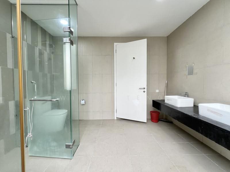 Rumah Berkembar untuk Dijual di Bandar Sungai Long (Selangor) - Willie Teng - Bathroom - PropertyGuru.com.my