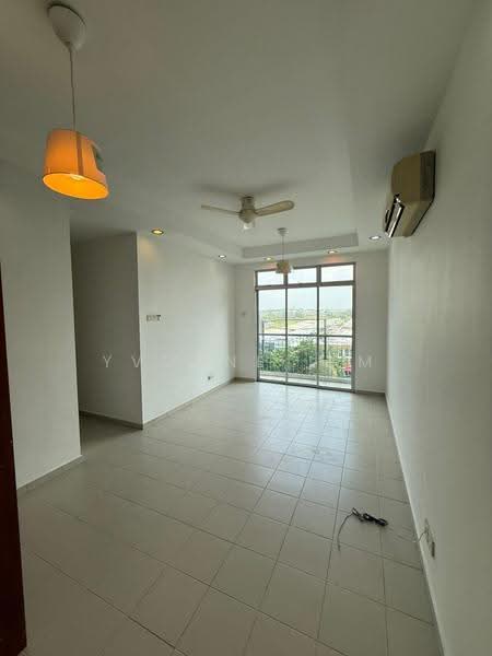 Kediaman Servis untuk Dijual di Lake View Suites - Yvonne Lim - Living Room - PropertyGuru.com.my