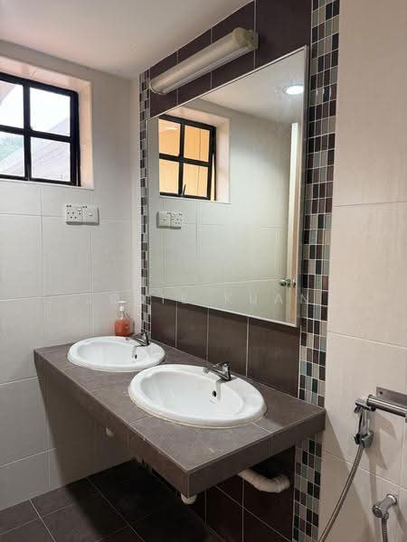 Townhouse for Sale in Meru Valley (Ipoh) - Jodie Kuan - Master Bathroom - PropertyGuru.com.my