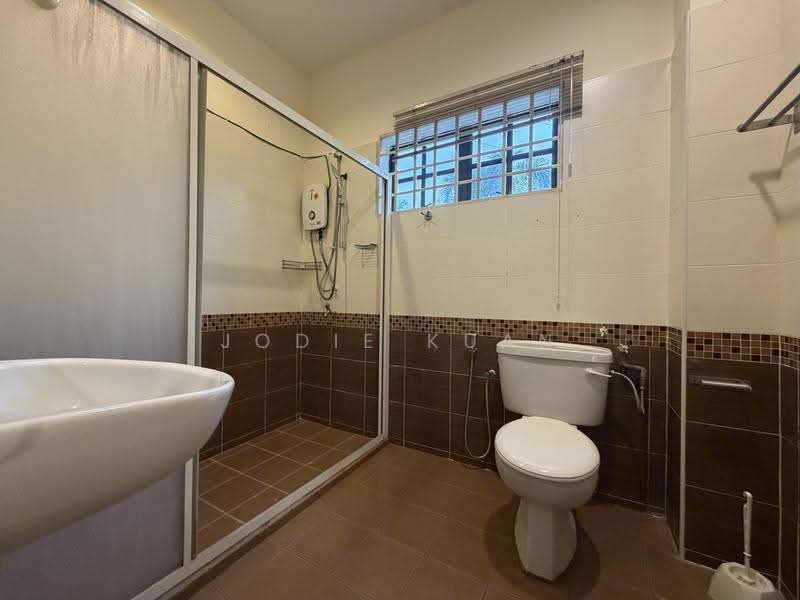 Townhouse for Sale in Meru Valley (Ipoh) - Jodie Kuan - Studio Bathroom - PropertyGuru.com.my