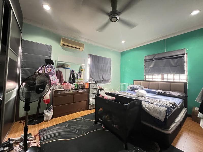 Rumah Berkembar untuk Dijual di Bandar Kinrara Seksyen 6 (Bandar Kinrara) - Willie Teng - Bedroom - PropertyGuru.com.my
